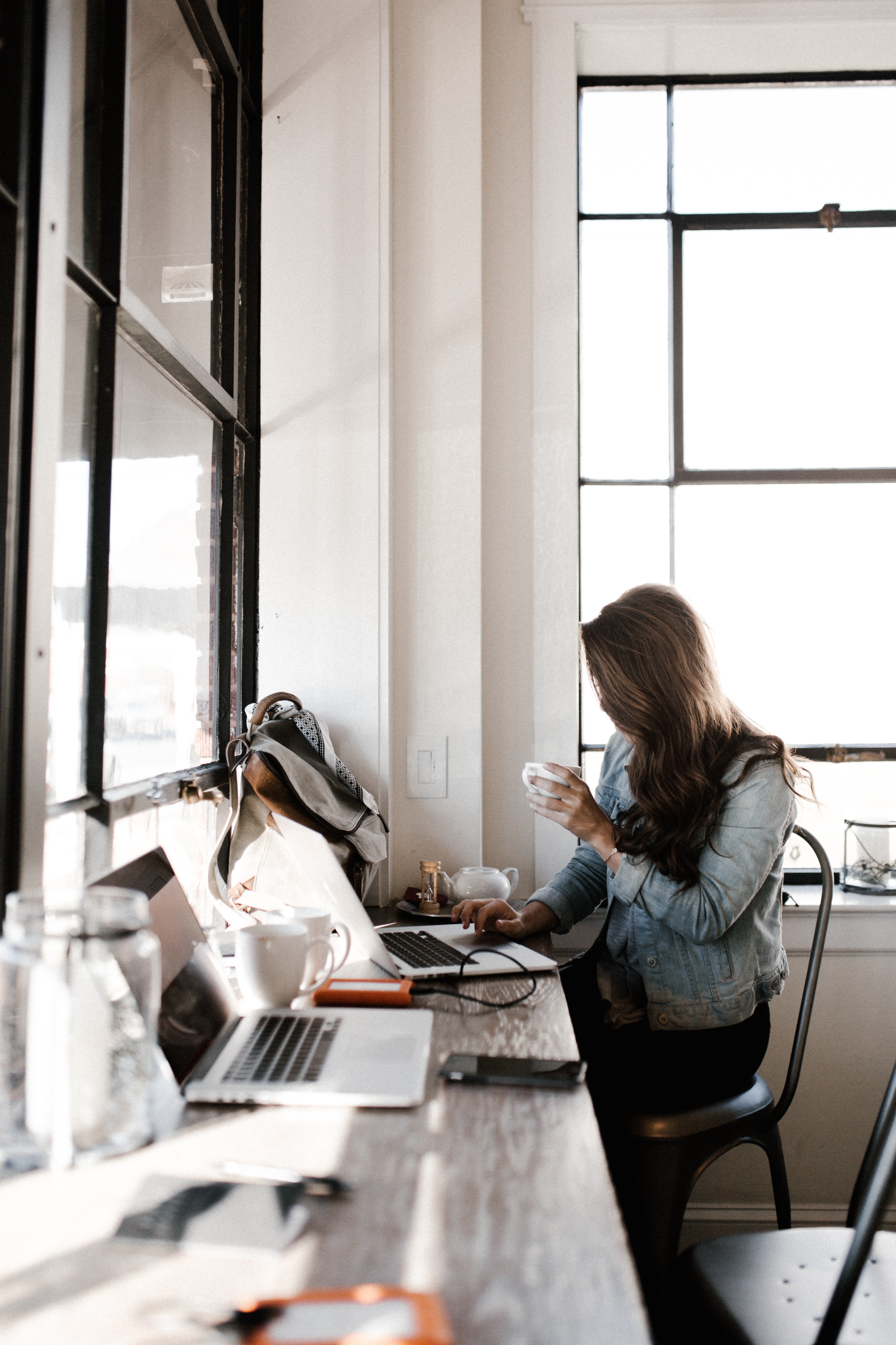 girl drinking coffee